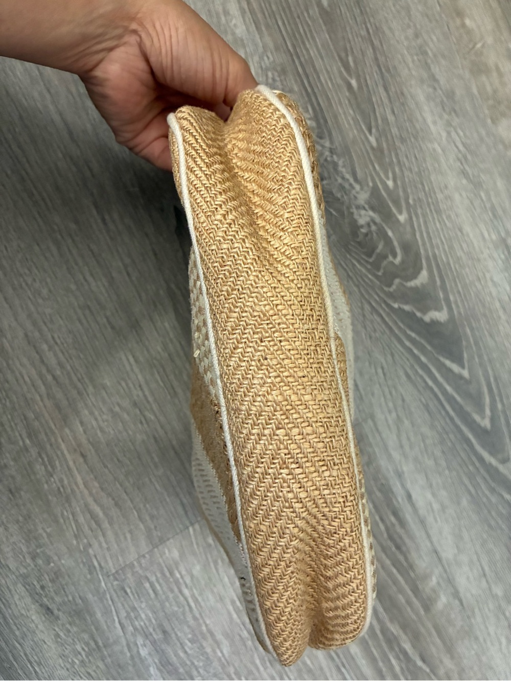 Oscar De La Renta Straw Woven makeup travel bag - Picture 5 of 7